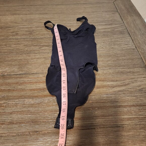 SKIMS Seamless Sculpt Brief Bodysuit Black Small - Picture 2 of 5